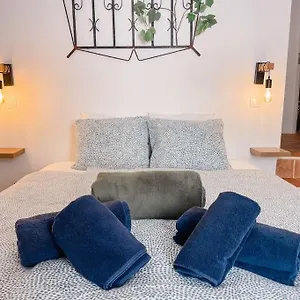 https://old-fishermans-corner-12-centro-old-town-albufeira.hotelaalgarve.com